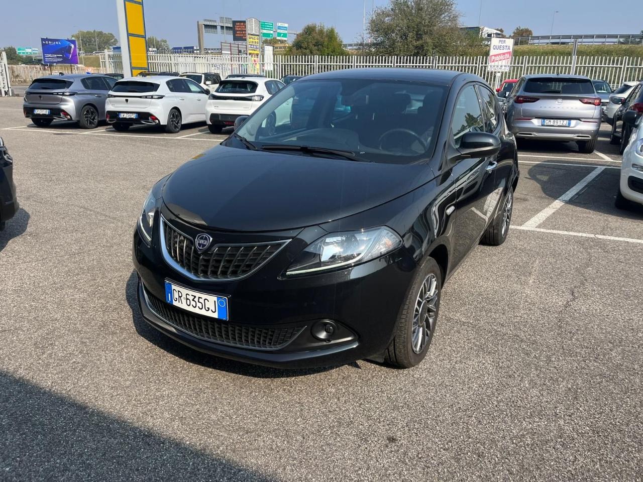 lancia ypsilon ypsilon 1.0 firefly 5 porte s and s hybrid gold plus usata