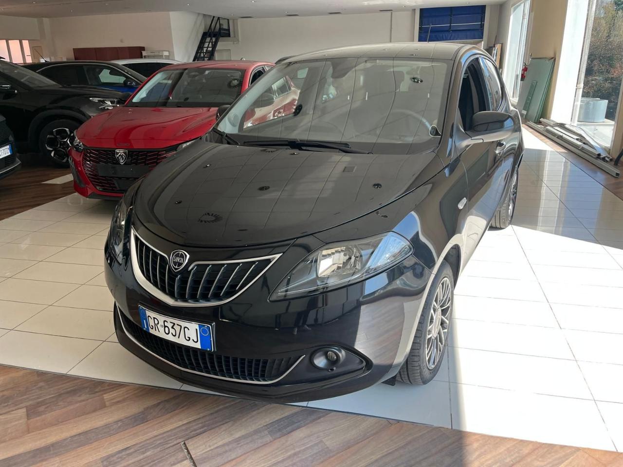 lancia ypsilon ypsilon 1.0 firefly 5 porte s and s hybrid gold plus usata