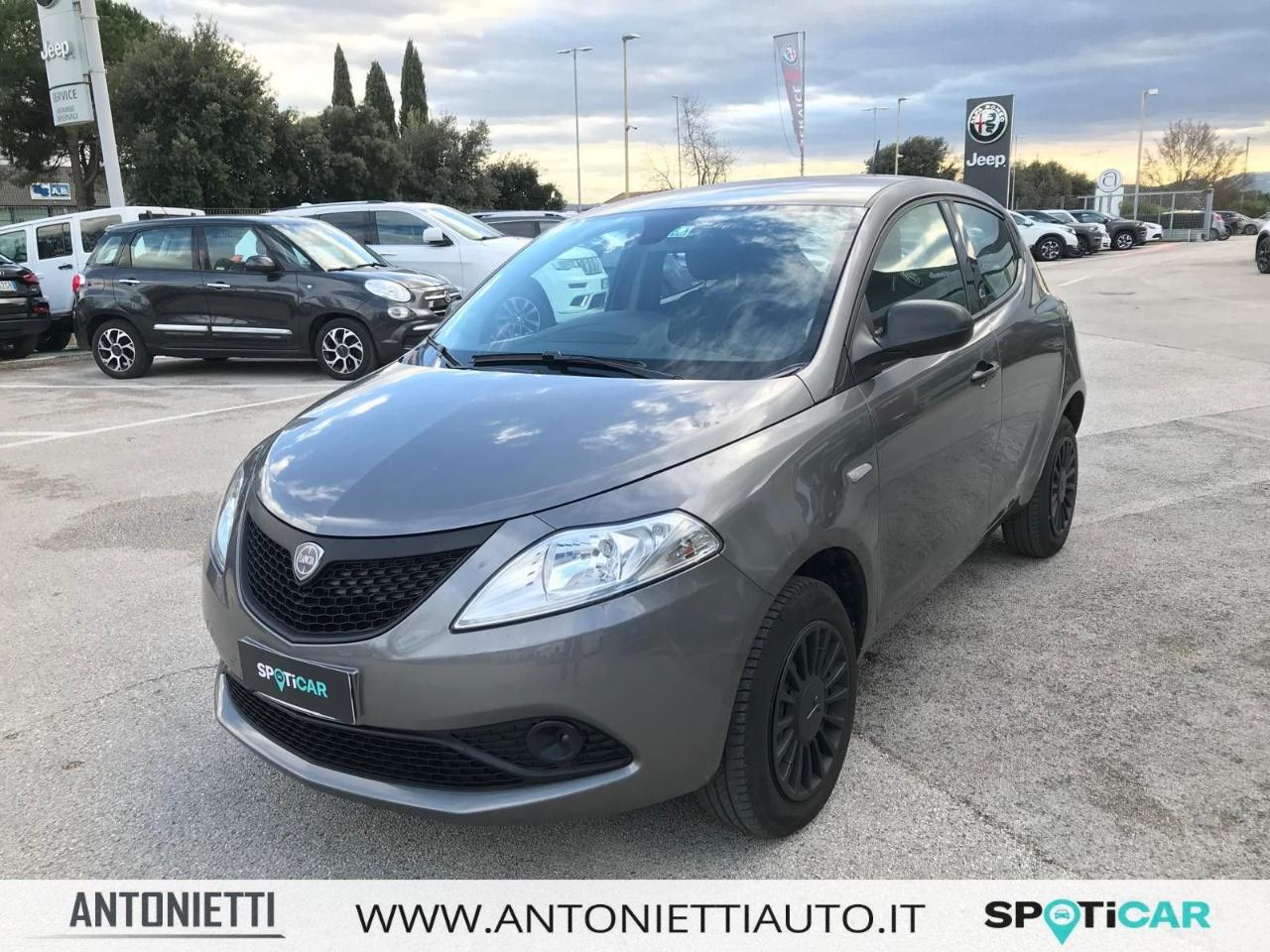 lancia ypsilon ypsilon 0.9 twinair 70 cv 5 porte metano ecochic usata