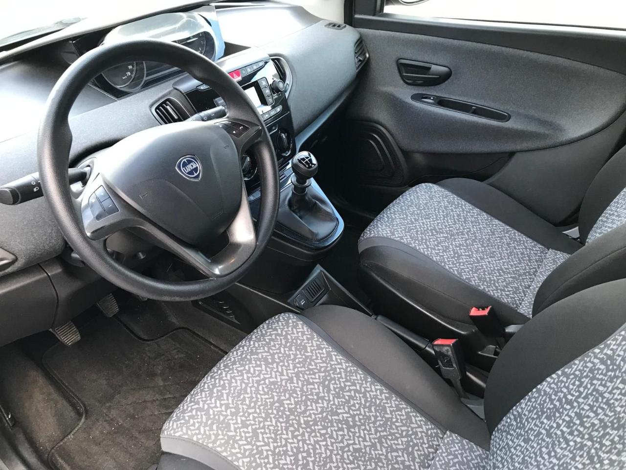 Lancia Ypsilon - Foto 3