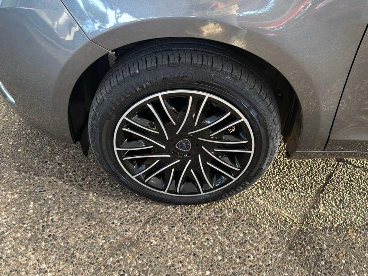 Lancia Lancia Ypsilon usata 12