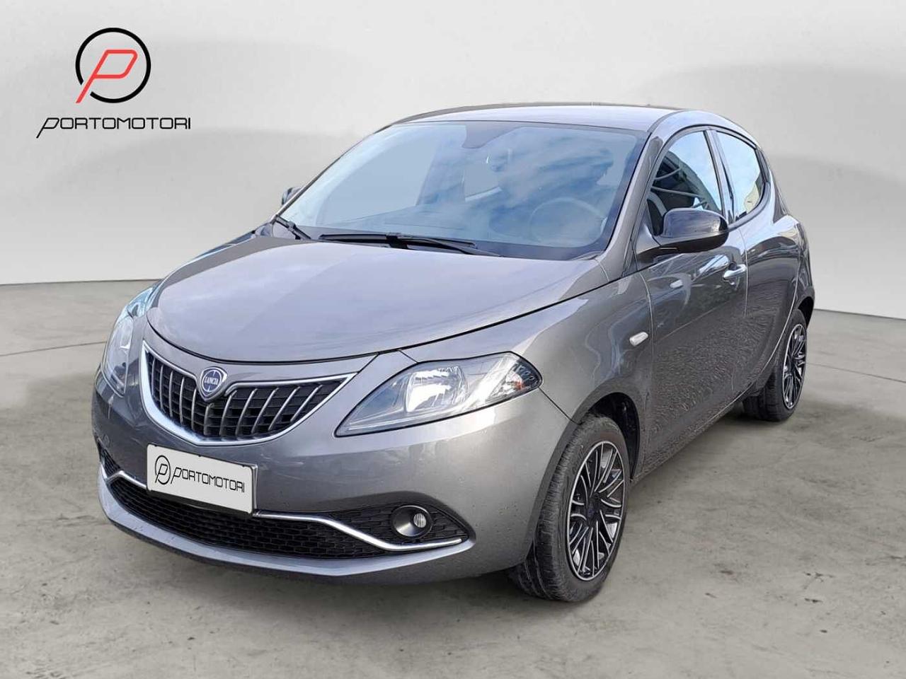 lancia ypsilon ypsilon 1.0 firefly 5 porte ss hybrid silver usata