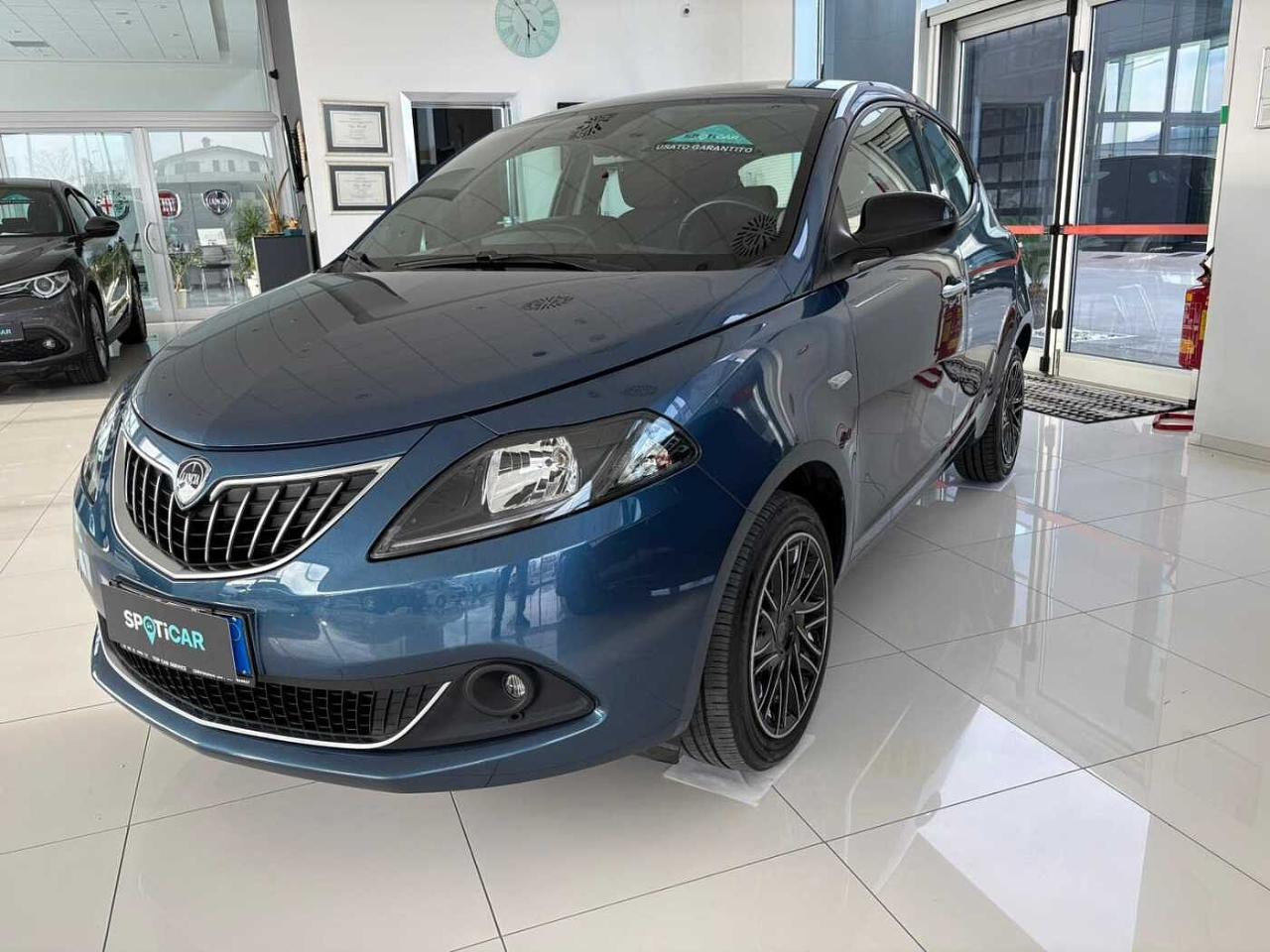 lancia ypsilon ypsilon 1.0 firefly 5 porte ss hybrid gold usata
