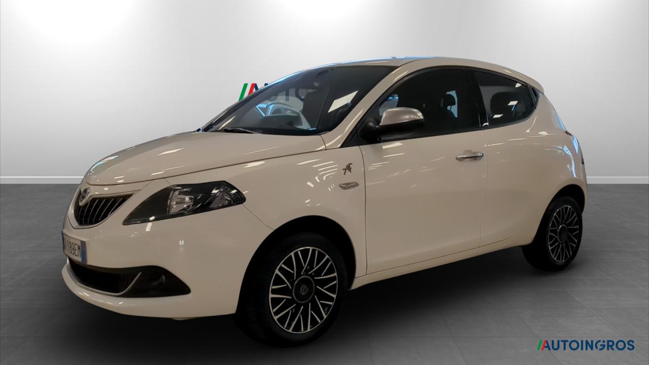 lancia ypsilon ypsilon iii 2021 1.0 firefly hybrid alberta ferretti s and usata