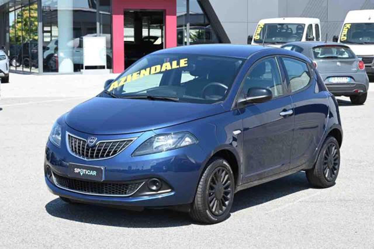 lancia ypsilon ypsilon 1.0 firefly 5 porte s and s hybrid silver usata