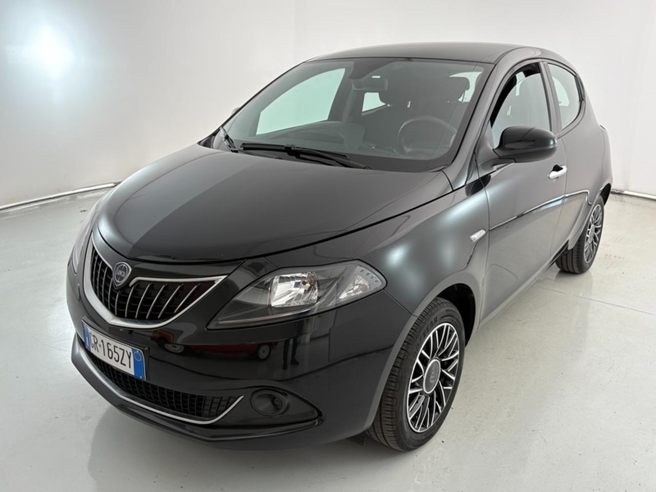 lancia ypsilon ypsilon iii 2021 1.0 firefly hybrid platino s and s 70cv usata