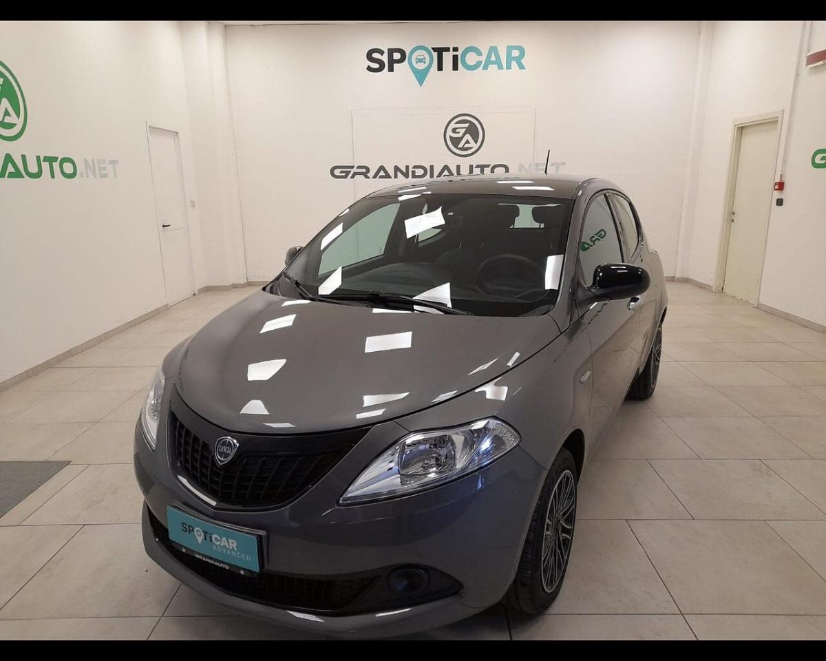 lancia ypsilon ypsilon iii 2021 1.0 firefly hybrid silver ss 70cv 5p.ti usata