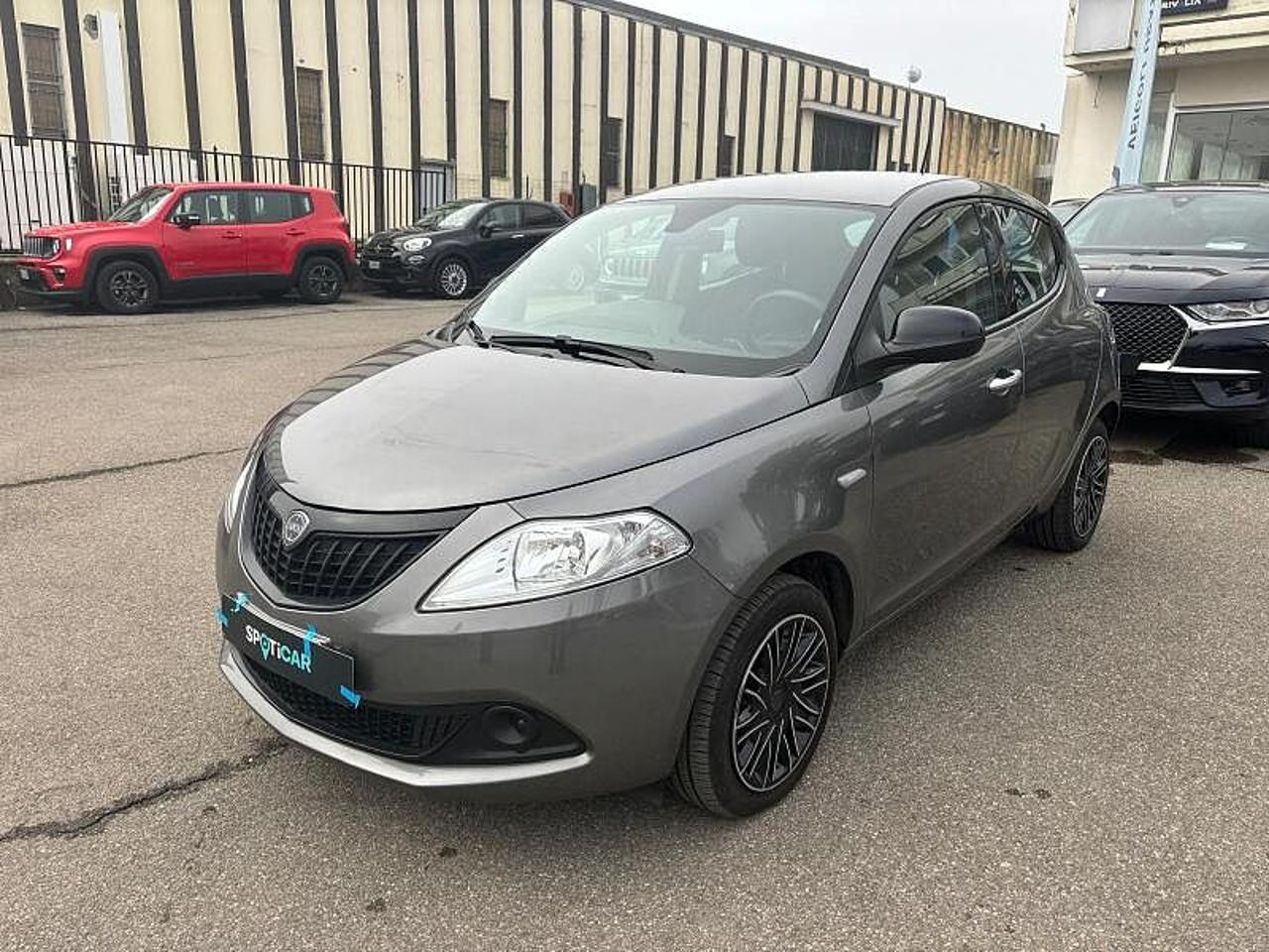 lancia ypsilon ypsilon promo1.0 firefly hybrid oro ss 70cv usata