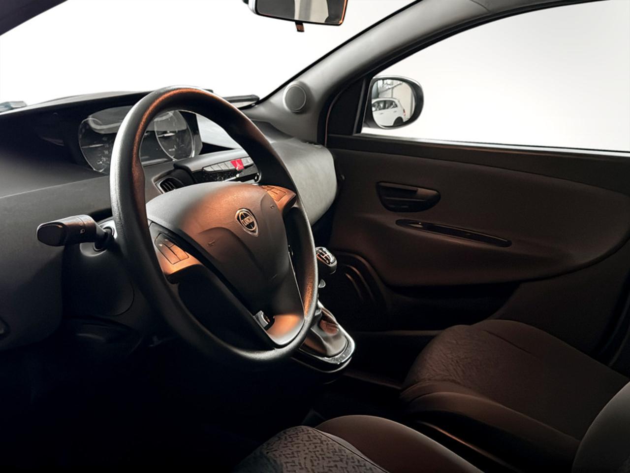 Lancia Ypsilon - Foto 3