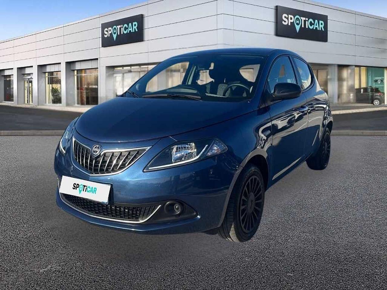 lancia ypsilon ypsilon 1.0 firefly 5 porte ss hybrid ecochic silver usata