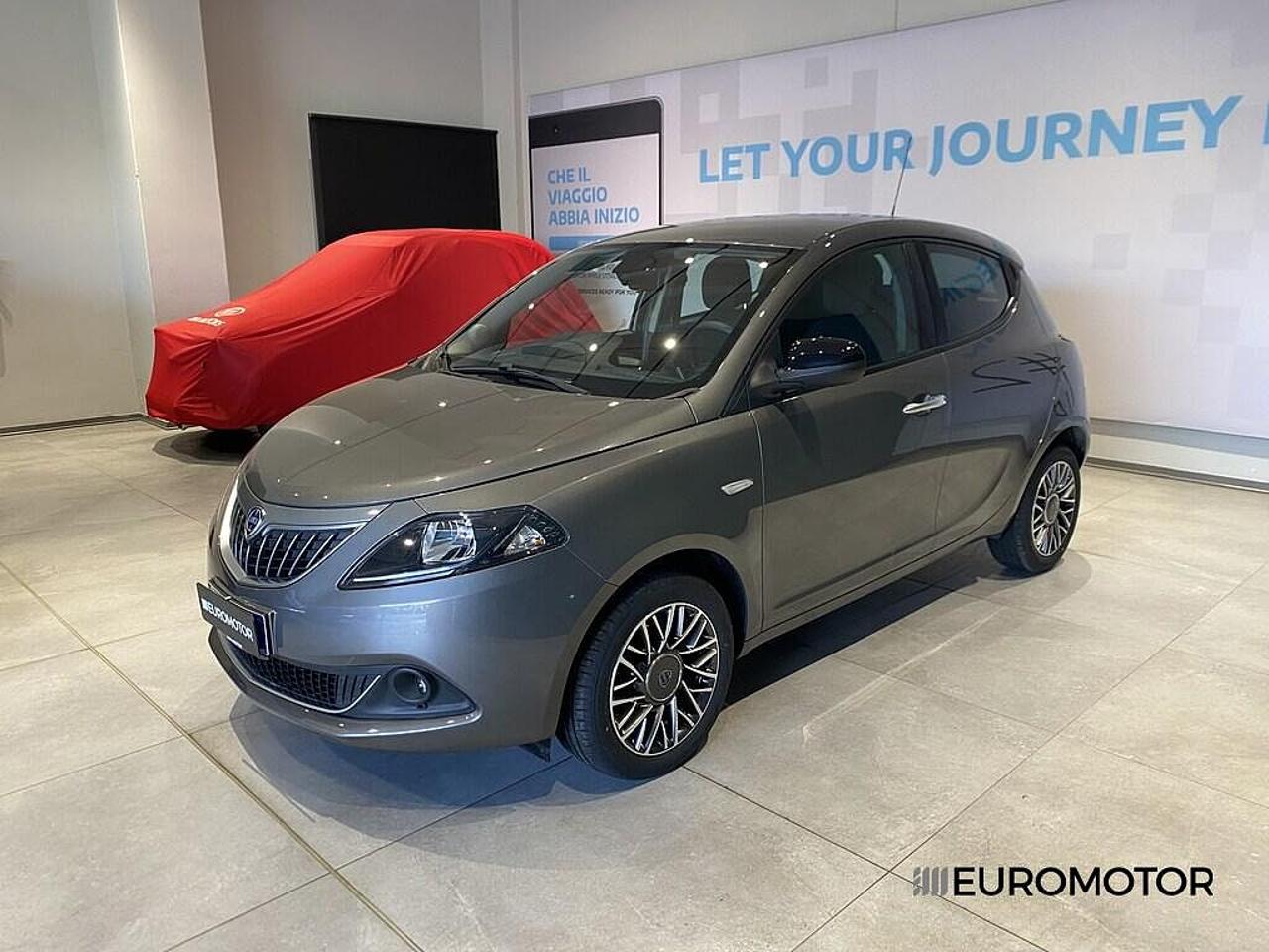lancia ypsilon ypsilon 1.2 gold ecochic gpl 69cv usata