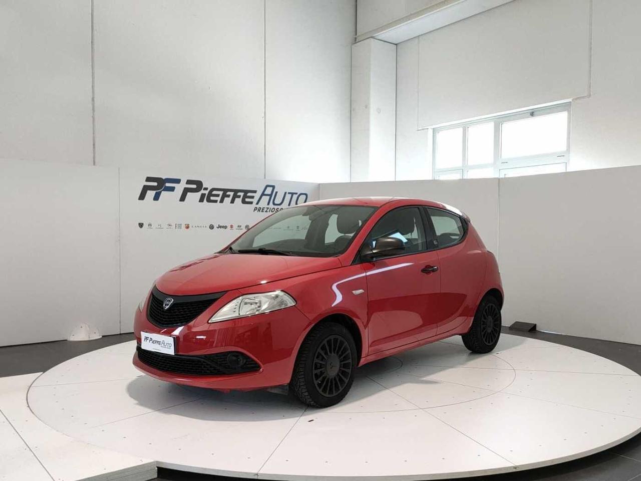 Lancia Lancia Ypsilon YPSILON 1.0 FireFly 5 porte S&S Hybrid Ecochic Silver