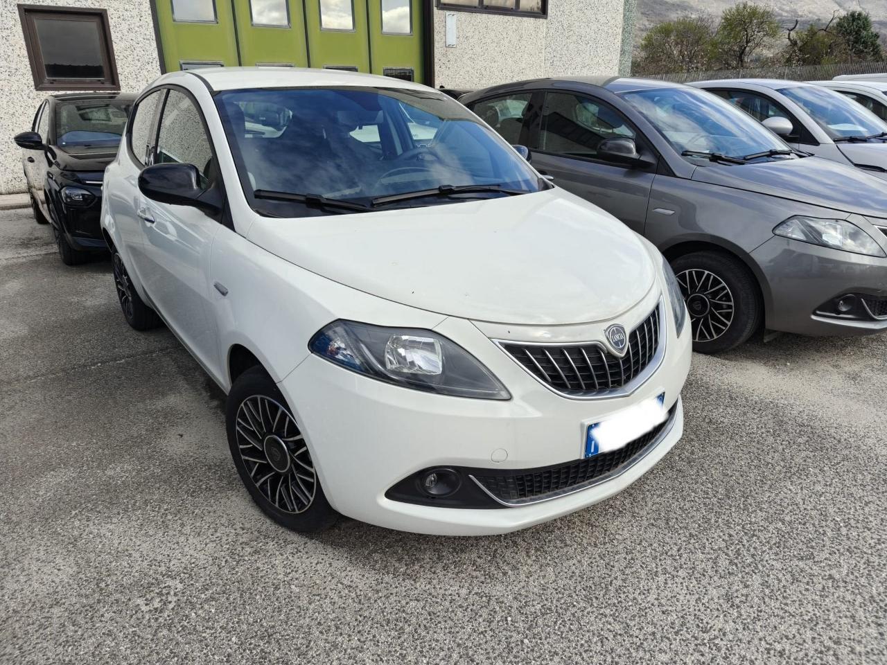 Lancia Ypsilon