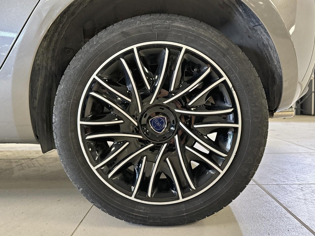 Lancia Lancia Ypsilon usata, con Isofix