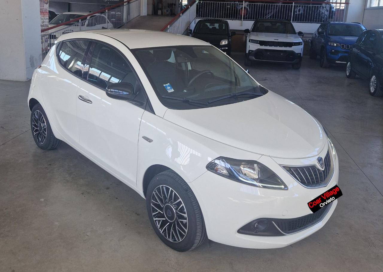 Lancia Ypsilon YPSILON 1.0 firefly hybrid Platino s and s 70cv 