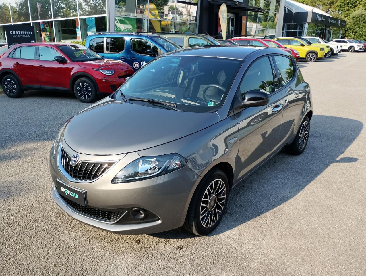 Lancia Ypsilon