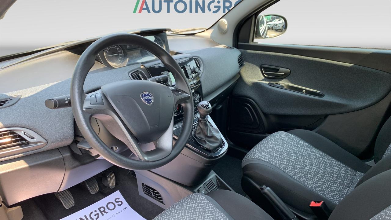Lancia Ypsilon - Foto 3