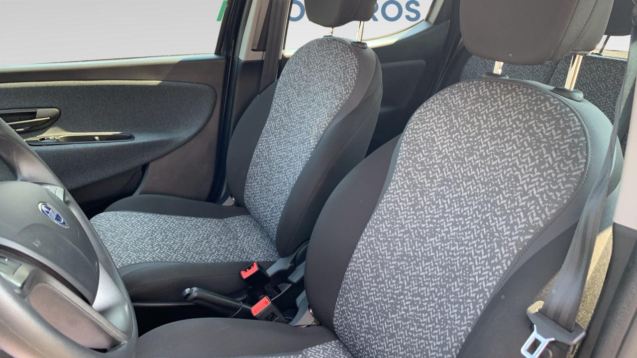 Lancia Ypsilon - Foto 4