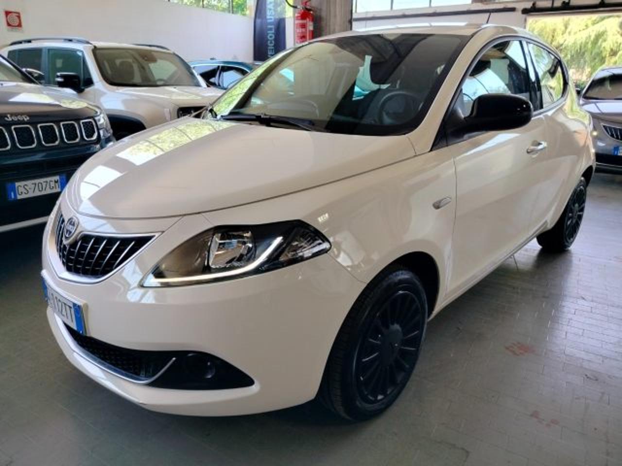 Lancia Ypsilon YPSILON 1.0 Hybrid Silver 