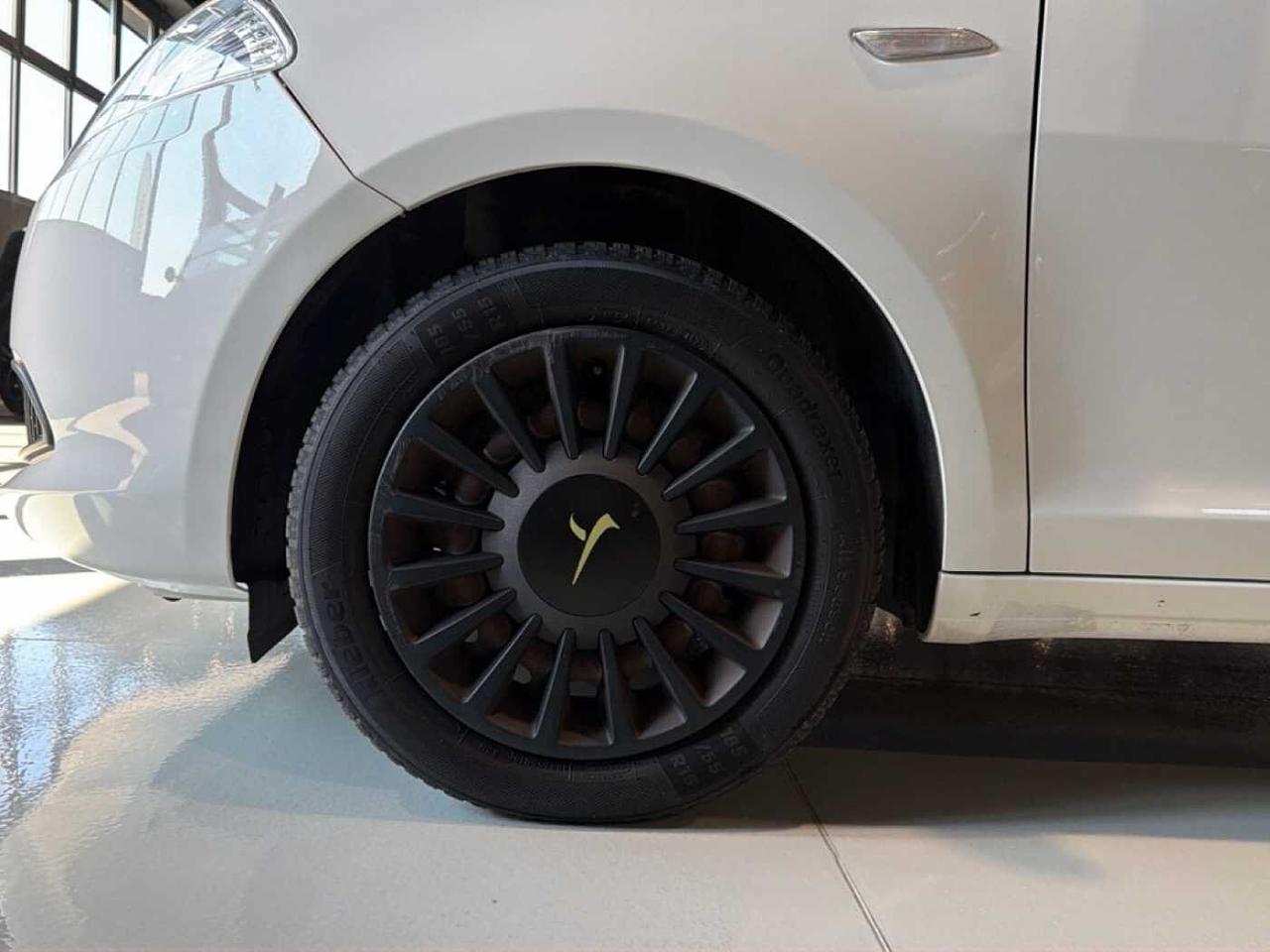 Lancia Ypsilon - Foto 3