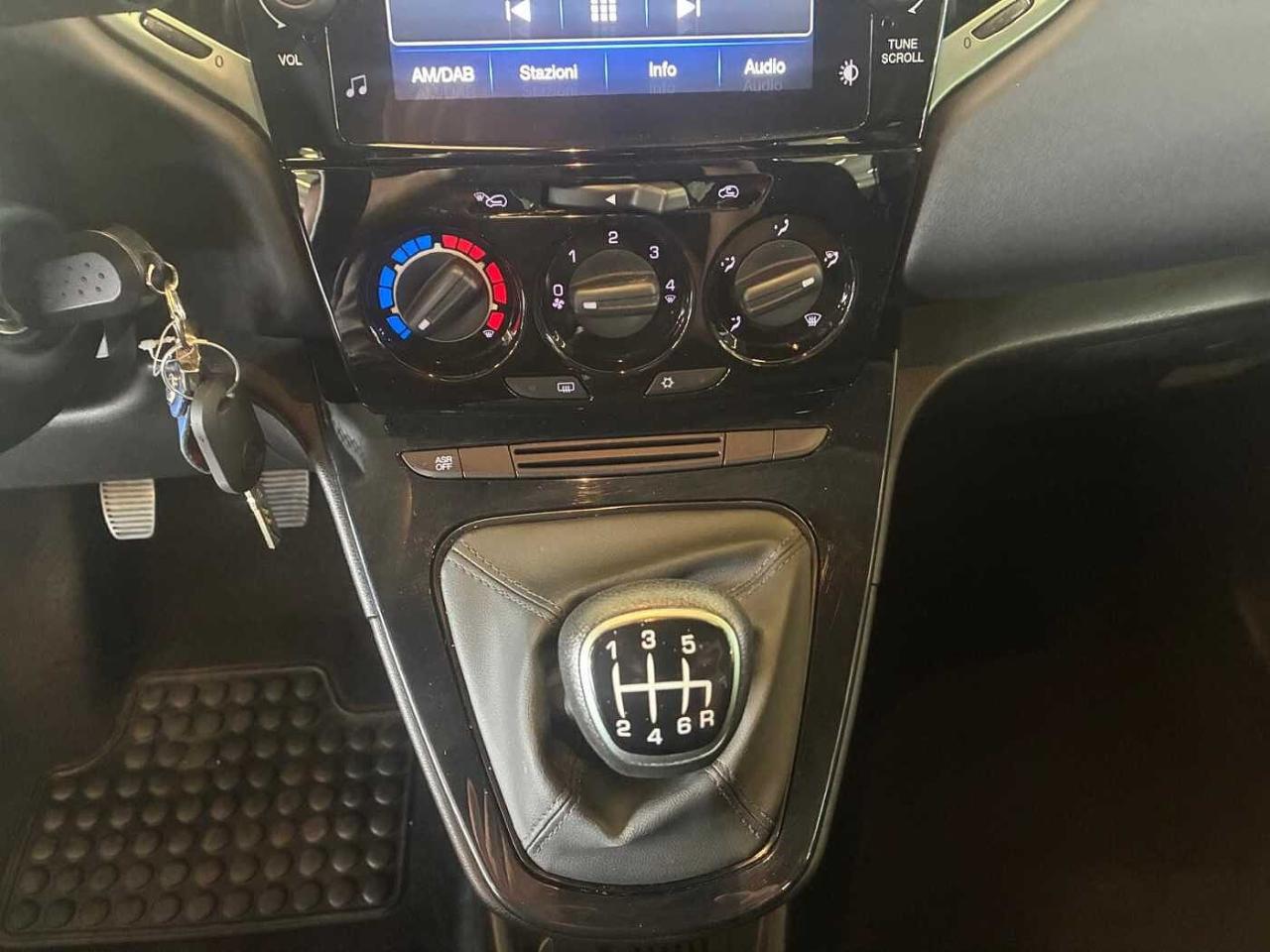 Lancia Ypsilon - Foto 2