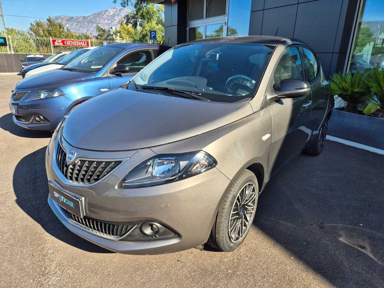 Lancia Ypsilon