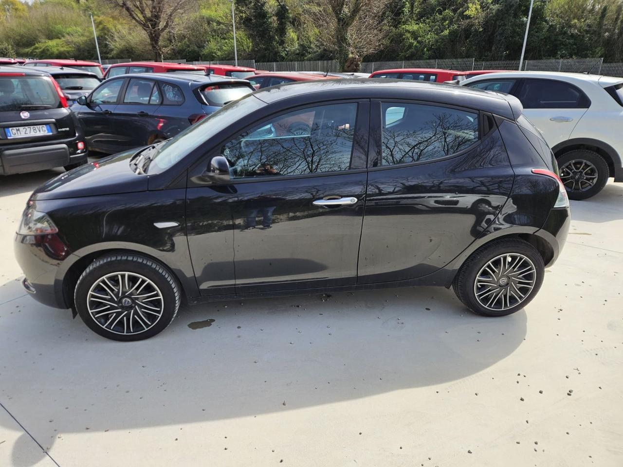 Lancia Ypsilon