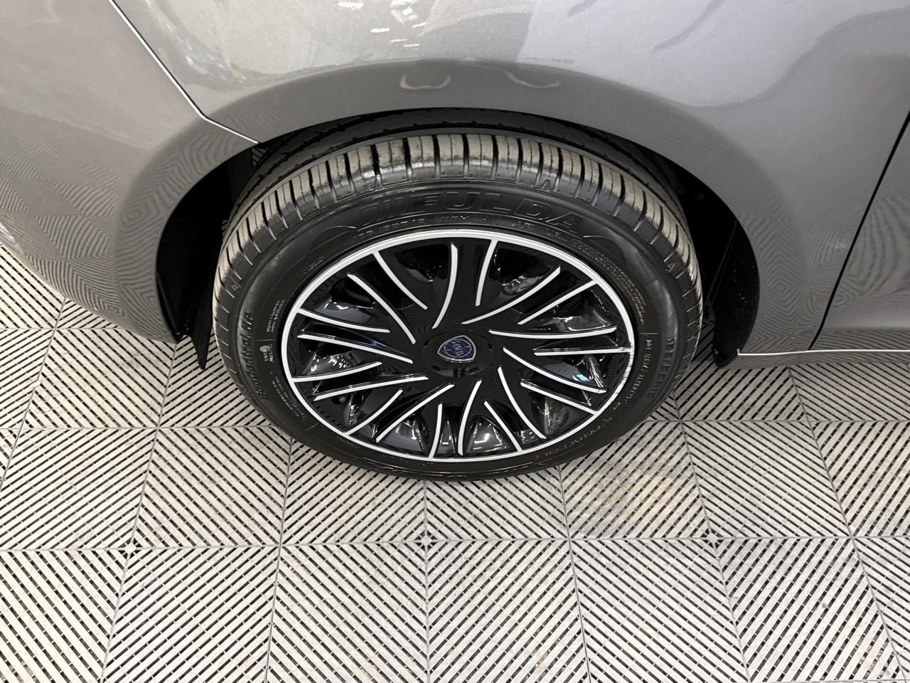 Lancia Ypsilon - Foto 3