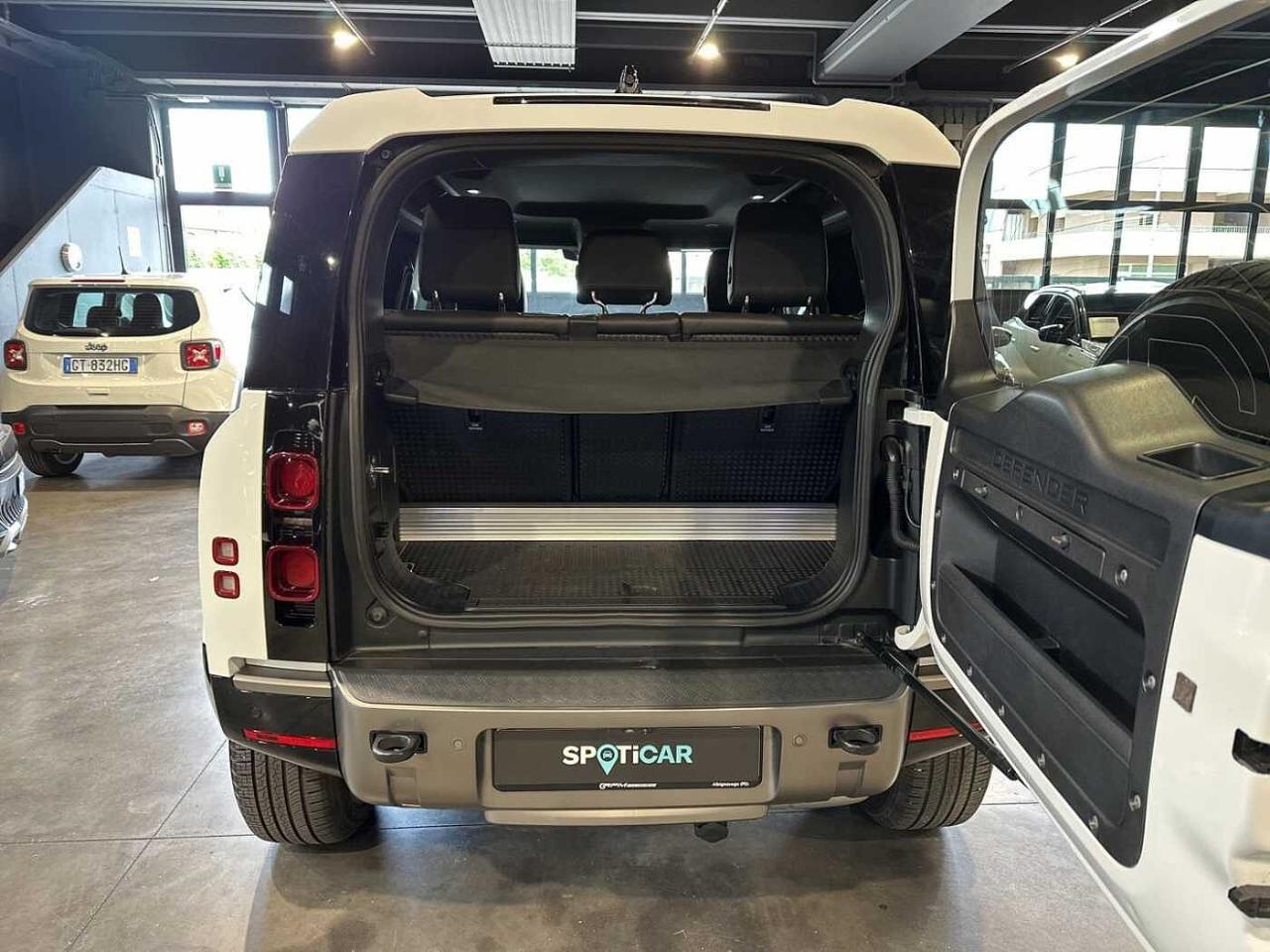 Land Rover Land Rover Defender usata, con 6 cilindri