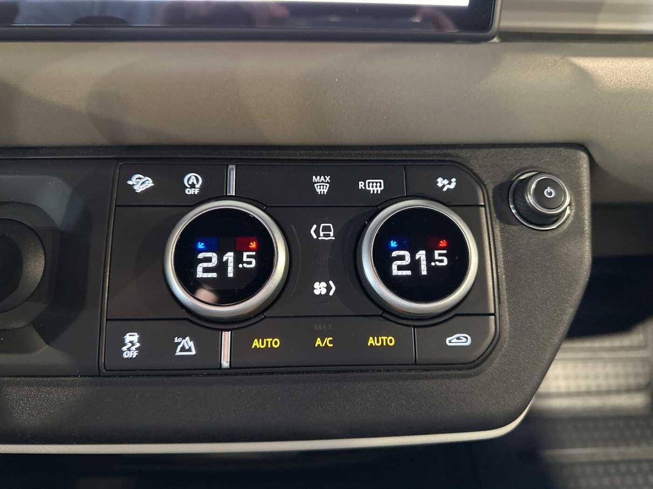 Land Rover Land Rover Defender usata, con sensori luce