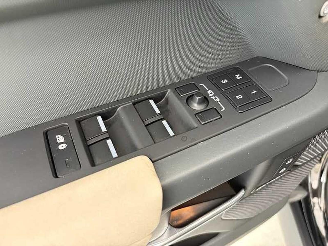 Land Rover Land Rover Defender usata, con 8 marce