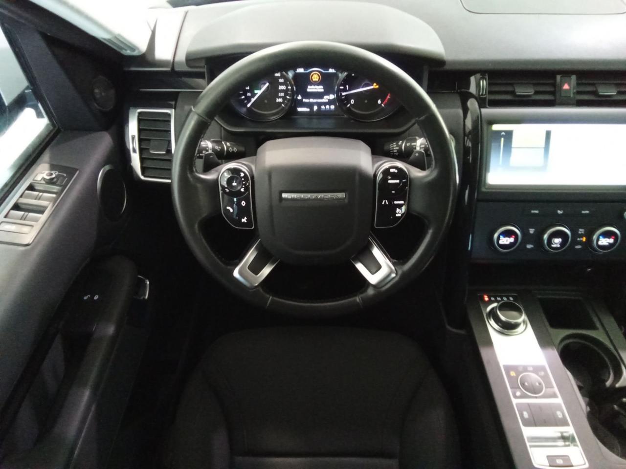 Land Rover Land Rover Discovery usata, con cerchi in lega