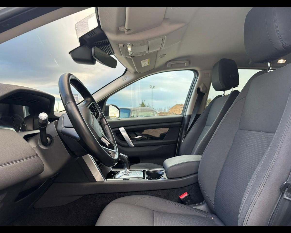 Land Rover Land Rover Discovery usata, con cerchi in lega