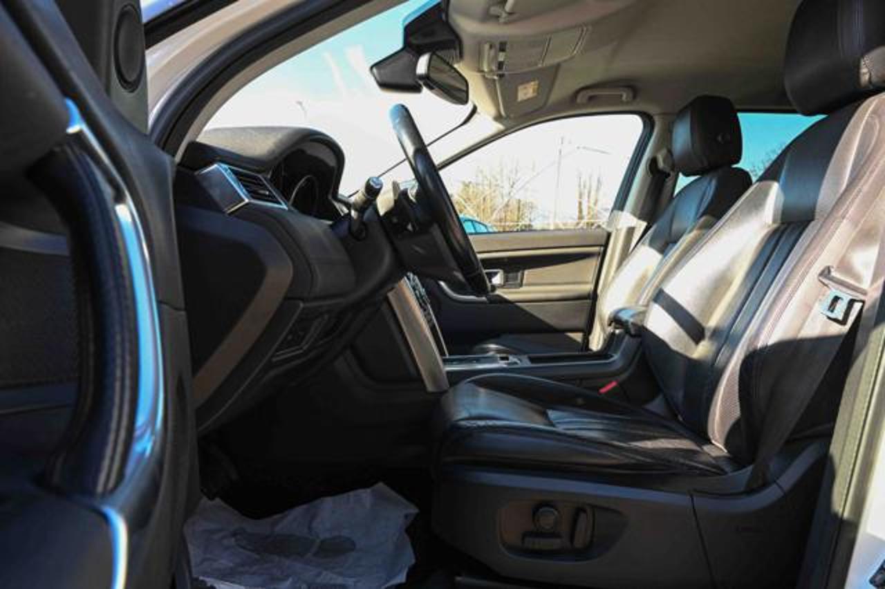 Land Rover Land Rover Discovery usata, con cerchi in lega