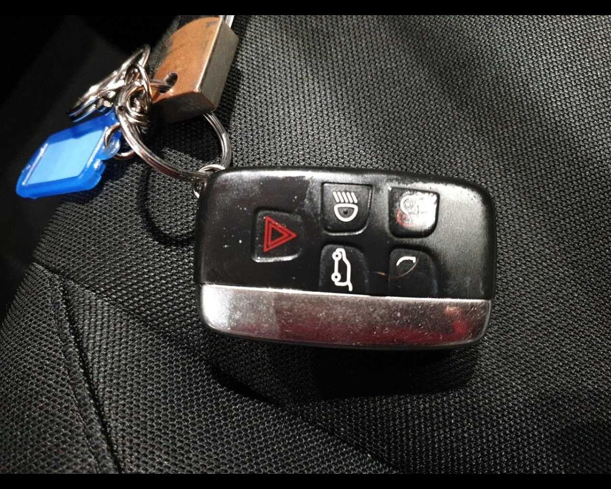 Land Rover Land Rover Discovery usata, con cerchi in lega leggera