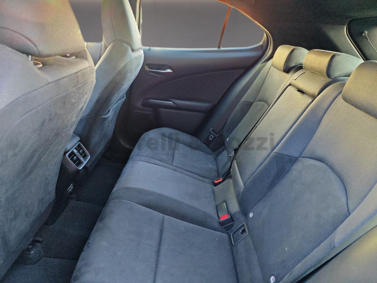 Lexus Lexus UX usata 5