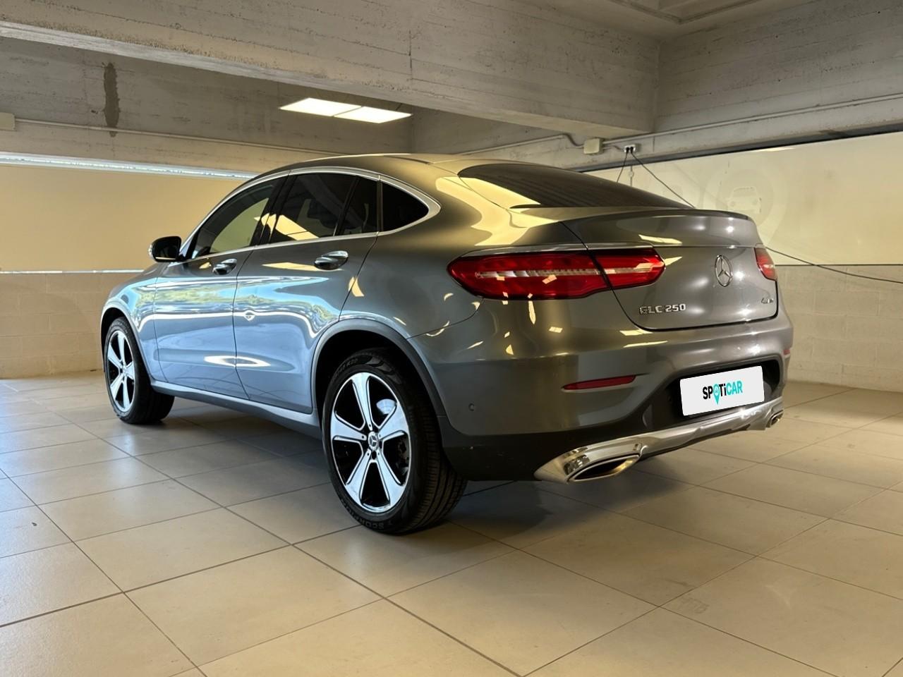 Mercedes Mercedes GLC usata, con cinture sicurezza post. conducente con pretensionatori, cinture sicurezza post. passeggero con pretensionatori, cinture sicurezza post. centrale a 3 punti