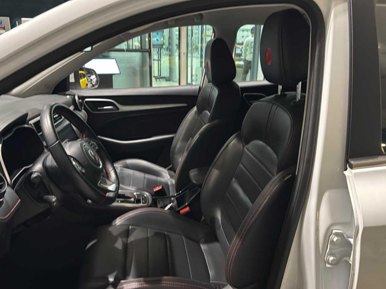 MG Mg Zs usata, con Xenon-led