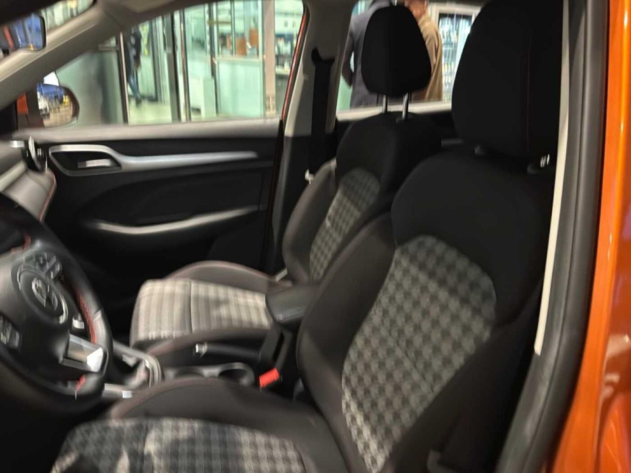 MG Mg Zs usata, con Xenon-led