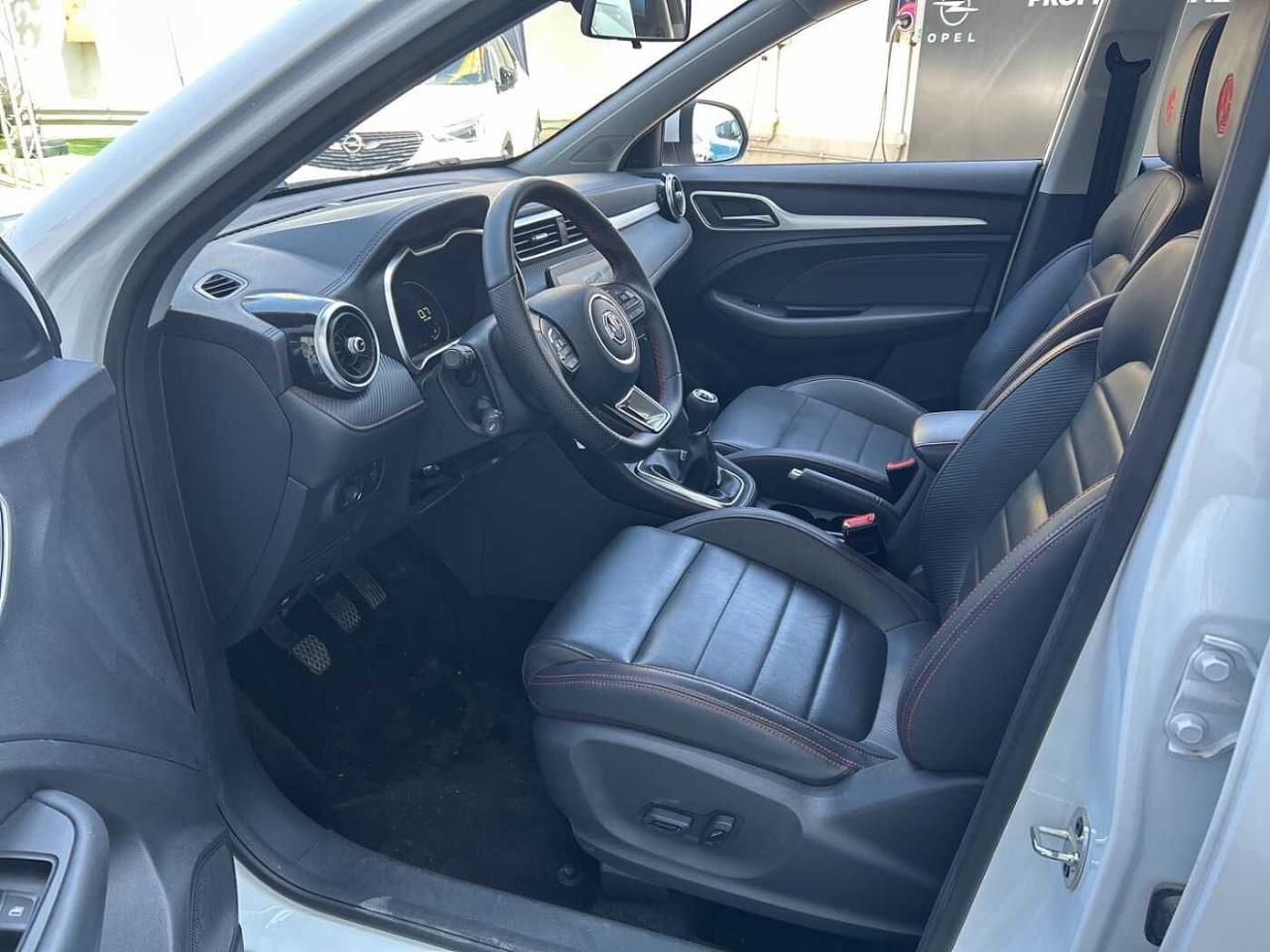 MG Mg Zs usata, con sensori luce