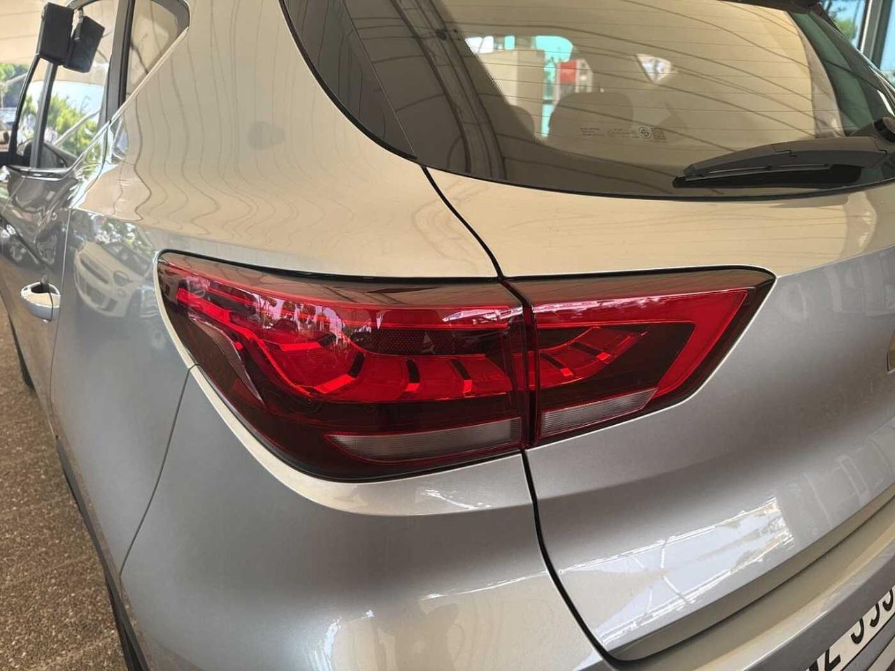 MG Mg Zs usata, con luci diurne a led