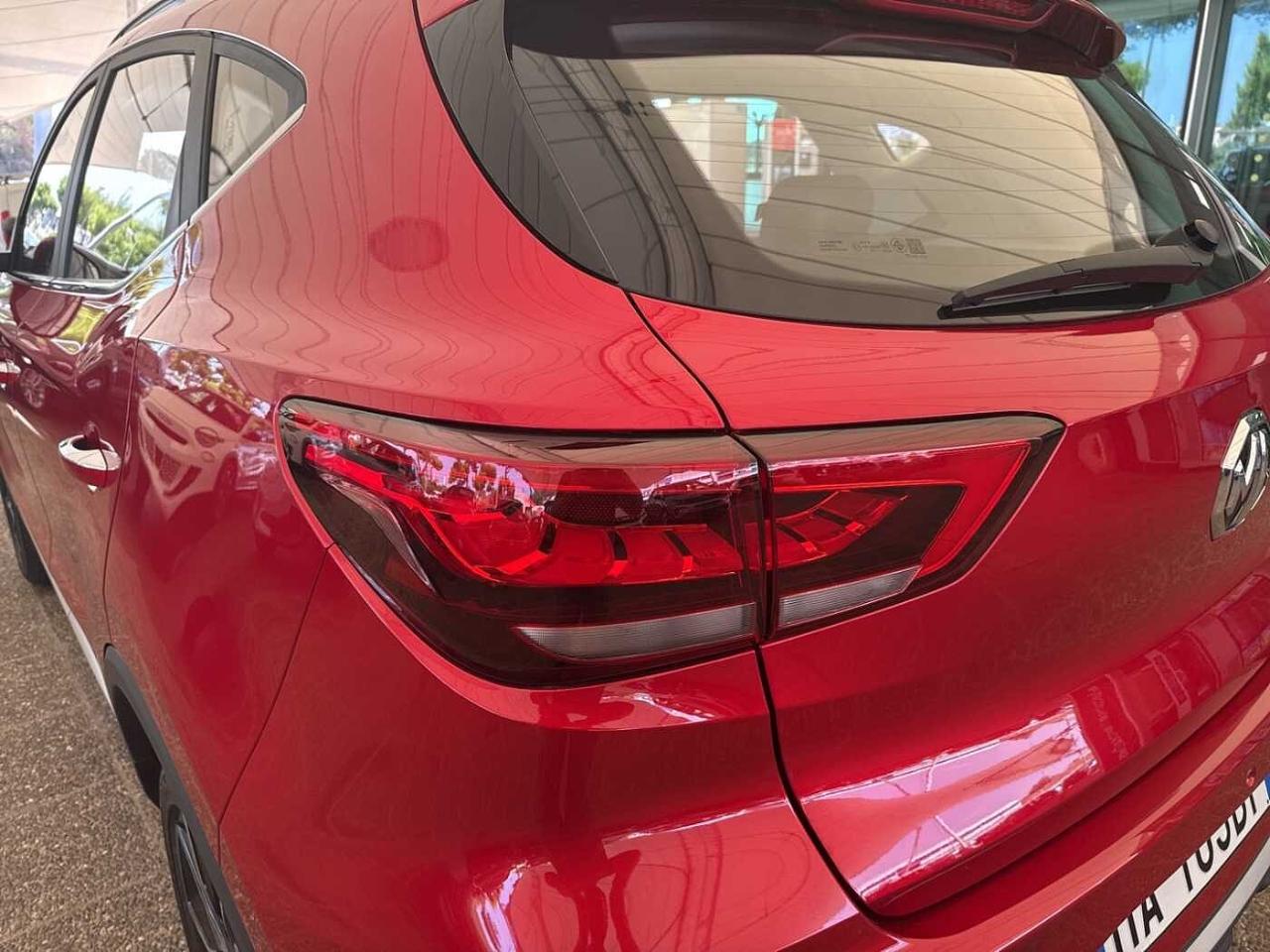 MG Mg Zs usata, con luci diurne a led