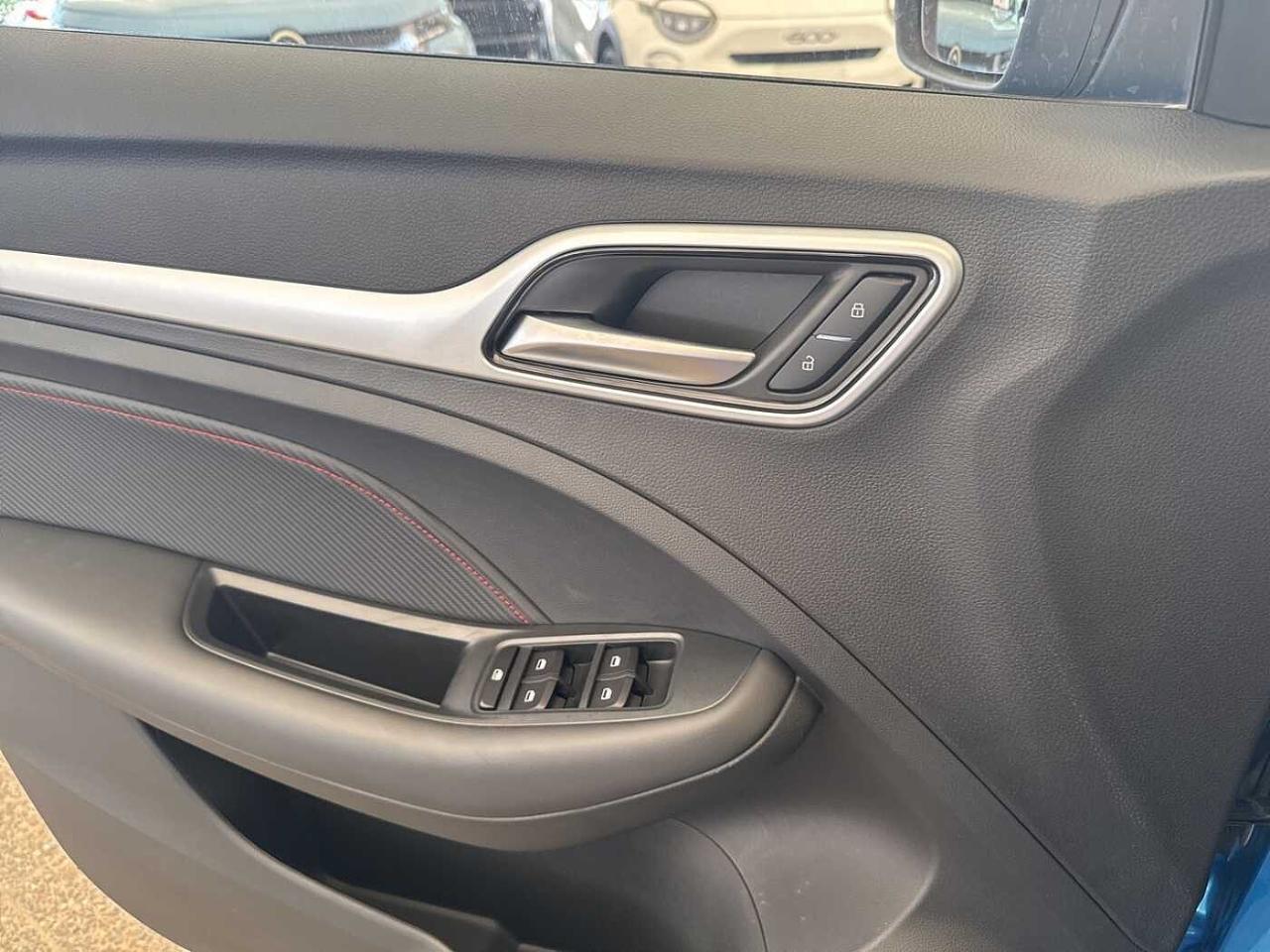MG Mg Zs usata, con assistente di corsia