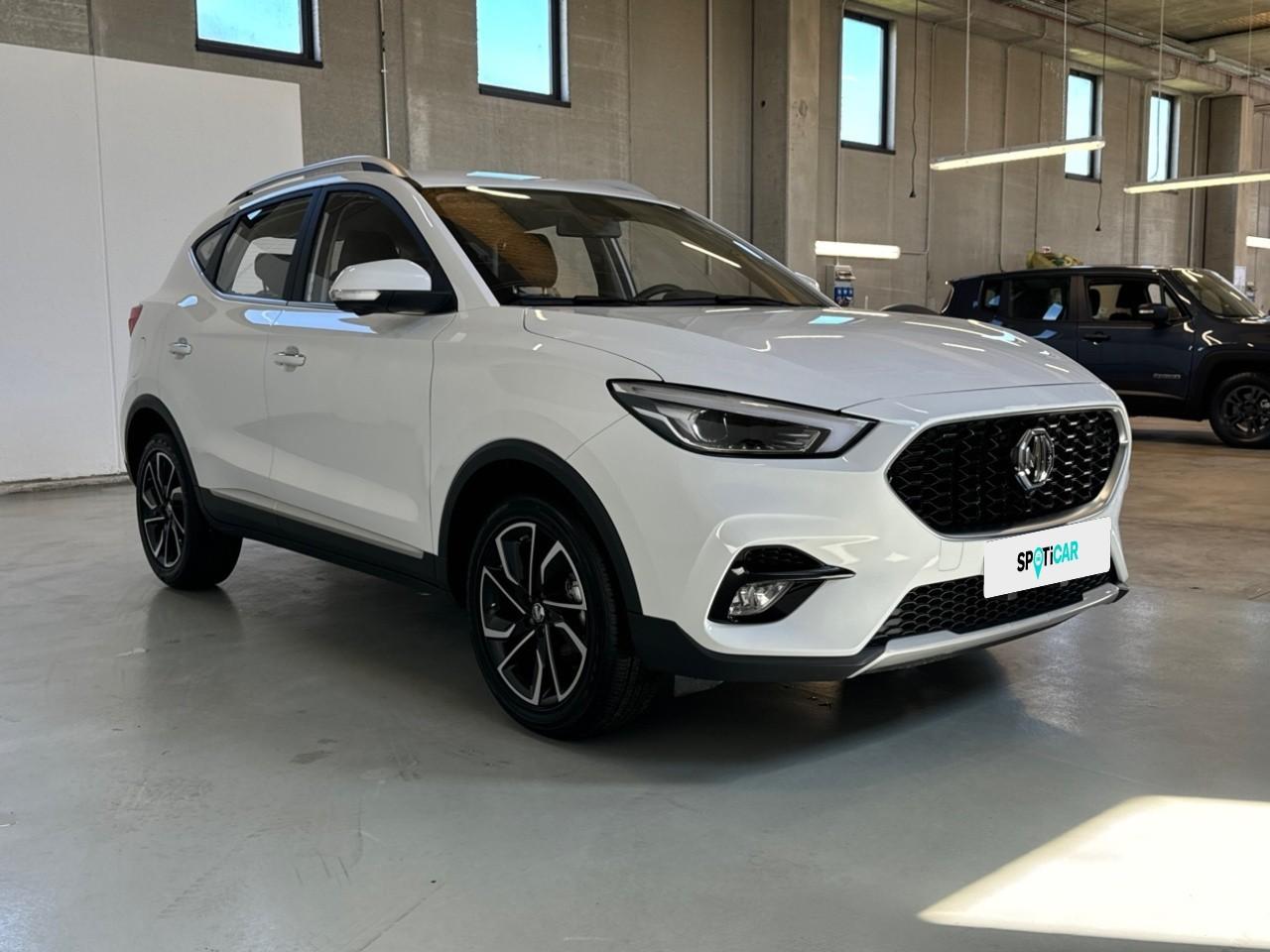 MG Mg Zs usata, con barre longitud.al tetto cromato/argento
