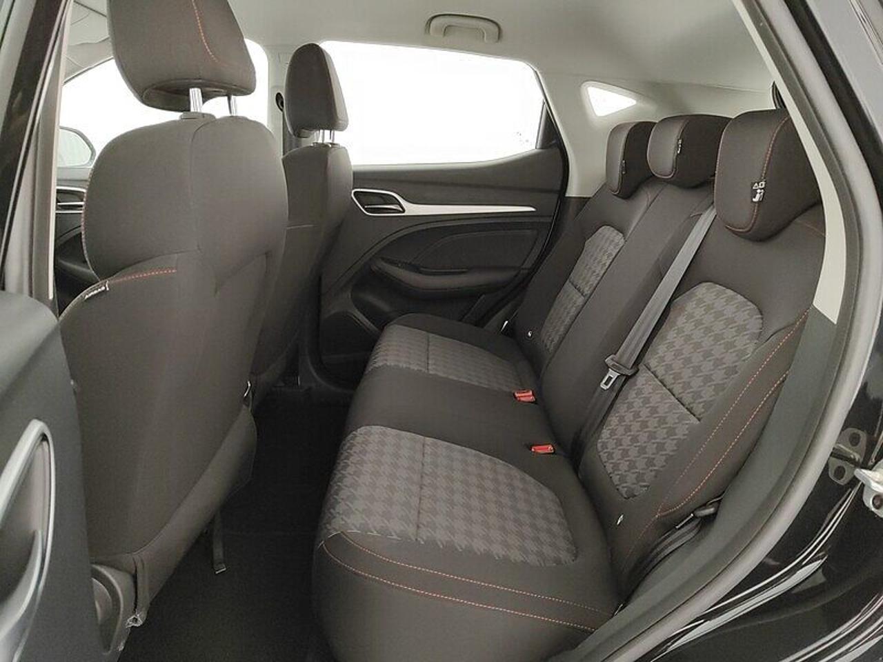 MG Mg Zs usata, con 5 sedili