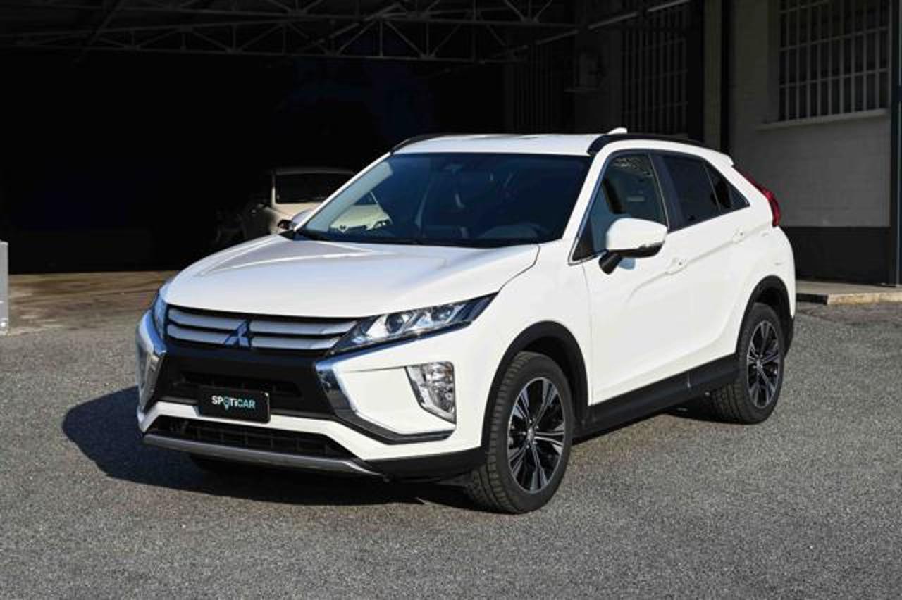 Mitsubishi Mitsubishi Canter CANTER Cross 1.5 turbo 2WD Intense SDA