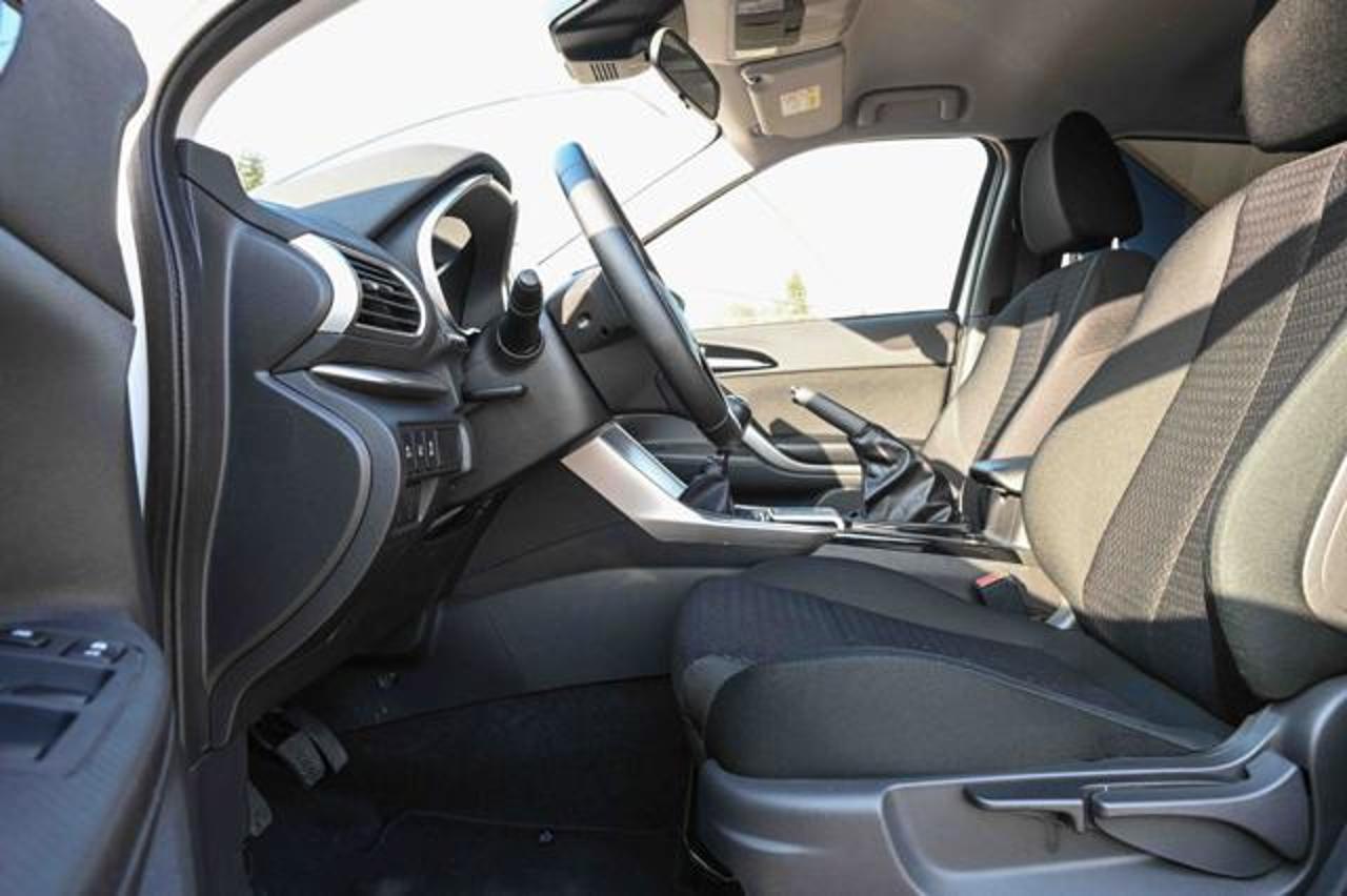 Mitsubishi Mitsubishi Canter usata, con cerchi in lega