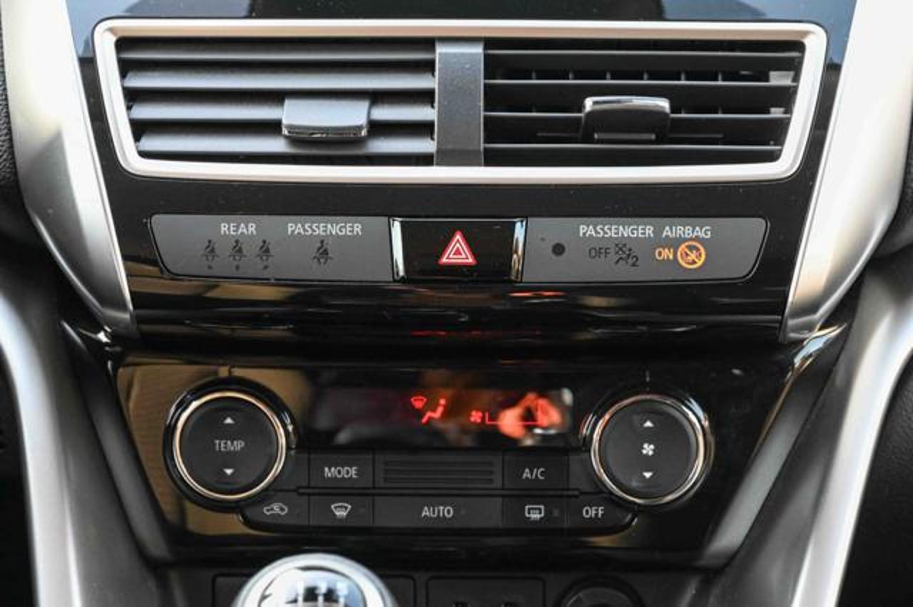 Mitsubishi Mitsubishi Canter usata, con servo sterzo