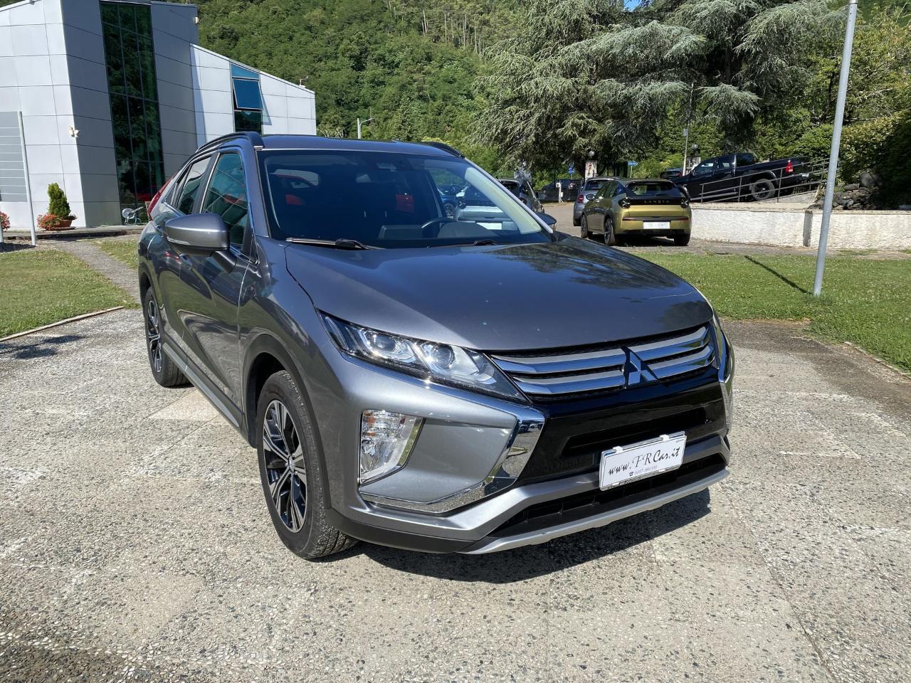 Mitsubishi Mitsubishi Canter CANTER Cross 1.5 turbo 2WD Intense SDA