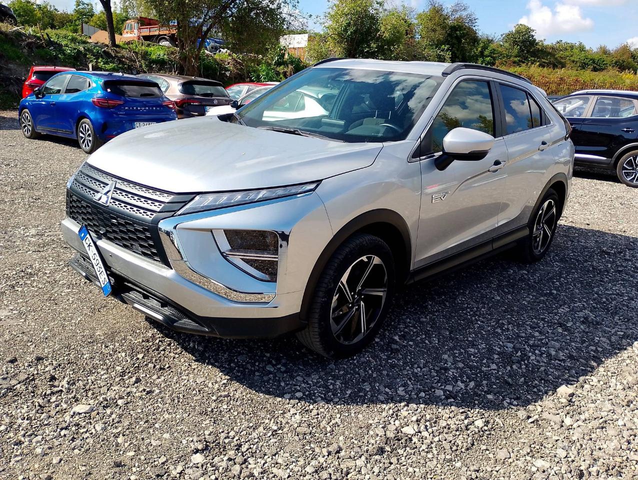 Mitsubishi Mitsubishi Canter CANTER Cross 2.4 phev intense s-awc